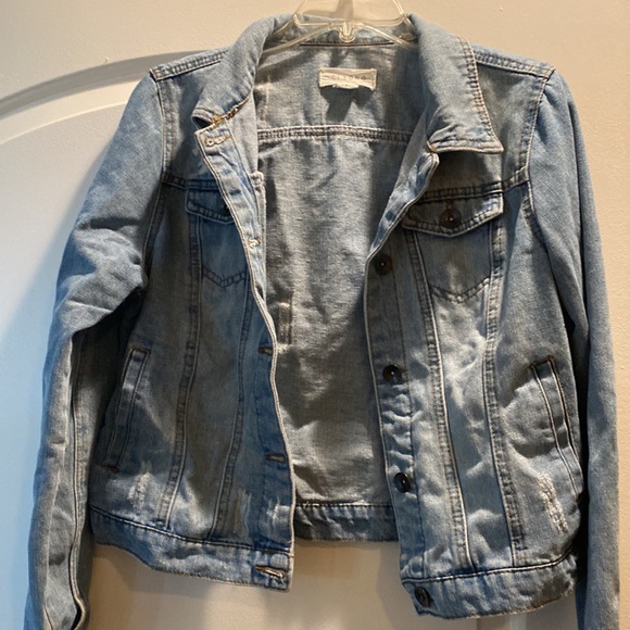 Large Jean Jacket - Picture 3 of 4